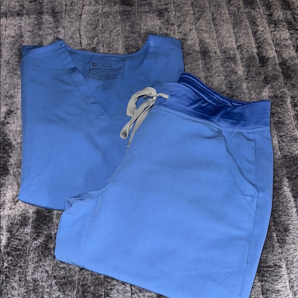 Figs Women’s Soft Blue Scrub Set